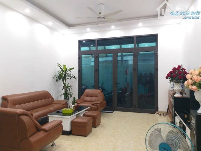 Trần Đại Nghĩa, Quận Hai Bà Trưng, 52m2,5 tầng, gần phố, giá rẻ. - 2