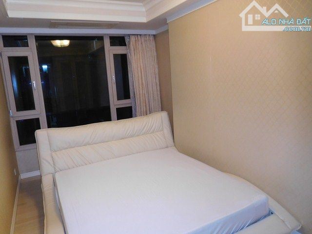 Cần bán gấp CC Central Garden Q.1. DT 76m2, 2P, 2WC. Giá bán 3,4 tỷ - 4