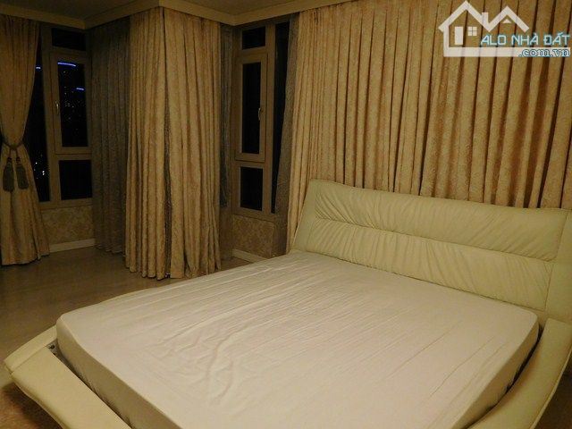Cần bán gấp CC Central Garden Q.1. DT 76m2, 2P, 2WC. Giá bán 3,4 tỷ - 5