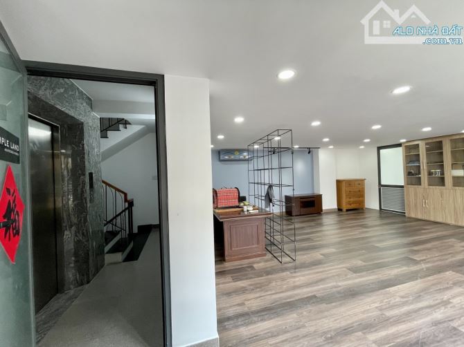 Bán nhà hẻm kinh doanh đường Hoàng Hoa Thám, P.12, Tân Bình 4.4x20m nhà 2 tầng giá 10.9 tỷ