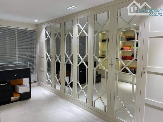 Bán nhà hẻm kinh doanh đường Hoàng Hoa Thám, P.12, Tân Bình 4.4x20m nhà 2 tầng giá 10.9 tỷ - 2