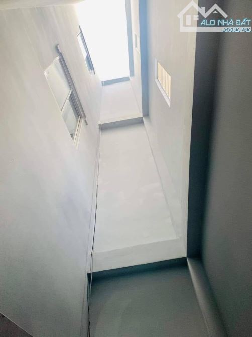 Nhà 4 tầng 4.7x18m NỞ HẬU 86m2 Đoàn Văn Bơ Quận 4 giá 6 tỷ - 3