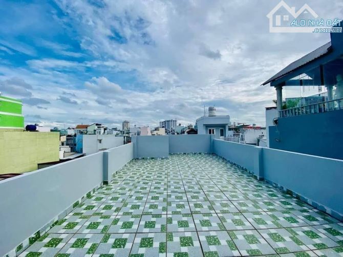Nhà 4 tầng 4.7x18m NỞ HẬU 86m2 Đoàn Văn Bơ Quận 4 giá 6 tỷ - 9
