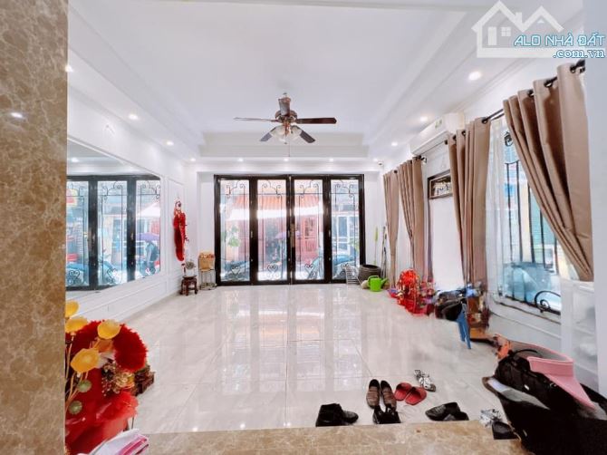 ⚜️ Bán nhà Mặt Phố Kim Hoa, Đống Đa, 50 5 Tầng Thang máy, MT 5.2m, Chỉ 13.2 Tỷ ⚜️