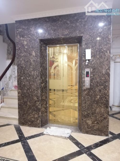BÁN GẤP KS 3 SAO PHỐ CỔ, KHU VỰC NHIỀU KHÁCH TÂY, 305m2 x 6T - MT9m - Giá 220 Tỷ. - 6