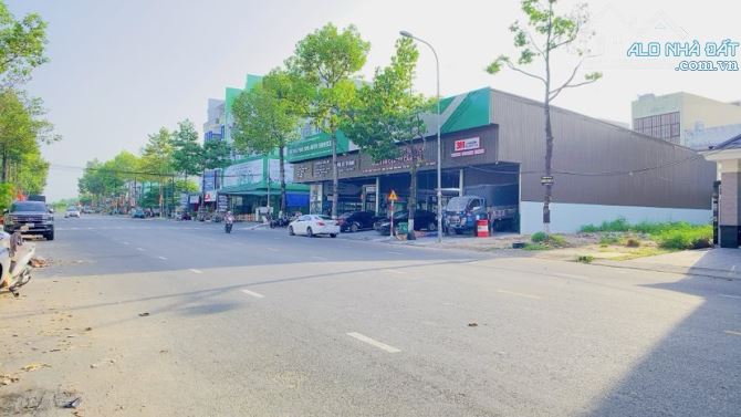 Cho thuê đất 240 m2 mặt tiền đường Trần Văn Trà - 1