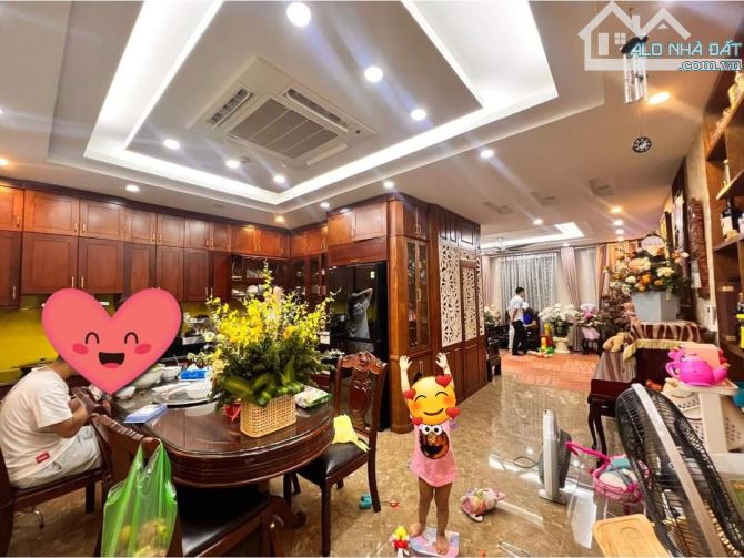 Bán nhà phân lô ngõ 52 Quan Nhân, cạnh Hoàng Ngân, 65m2, MT 5.5m, 22 tỷ - 2