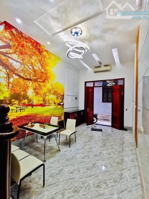 cho thuê nhà riêng ngõ 165 cầu giấy, 55m x 5T Ngõ ô tô đỗ cửa