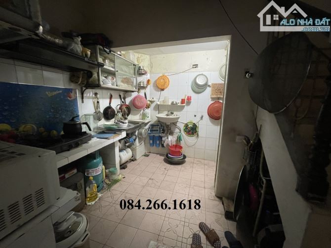 Nhà đầu ngõ Trần Phú-Gần phố Chiến Thắng-Cạnh chợ và trường đại học ô tô đỗ giá rẻ. - 1