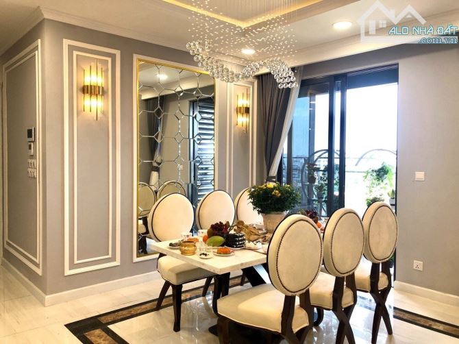 Bán căn Hộ Kingdom 101, 2 Căn Thông Nhau ,145m2, 4PN, Nội Thất, giá 13 Tỷ, thương lượng