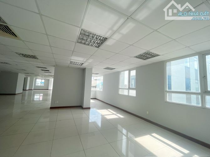 Cho Thuê Văn Phòng Đường Võ Văn Kiệt, Quận 1. DT 1000m2 cắt 500m2 giá chỉ 280k/