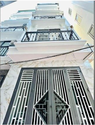 Nhà đẹp - giá tốt! Nhà Đa Sỹ 32m2 xây 5 tầng. Giá chỉ 3.5 tỷ