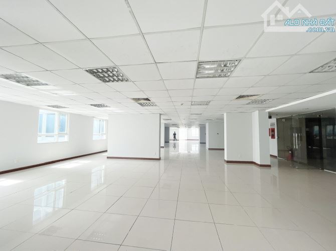 Cho Thuê Văn Phòng Đường Võ Văn Kiệt, Quận 1. DT 1000m2 cắt 500m2 giá chỉ 280k/ - 2