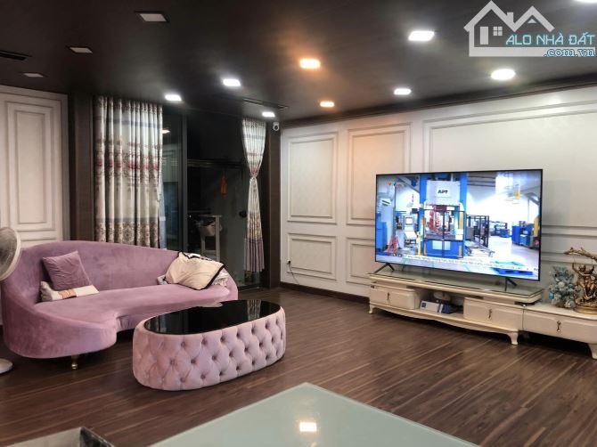 chủ bán nhà SÂN VƯỜN phố NGỌC KHÁNH 40m ra ôtô tránh 66m2 sổ 4T 72m2 Sử Dụng - 4