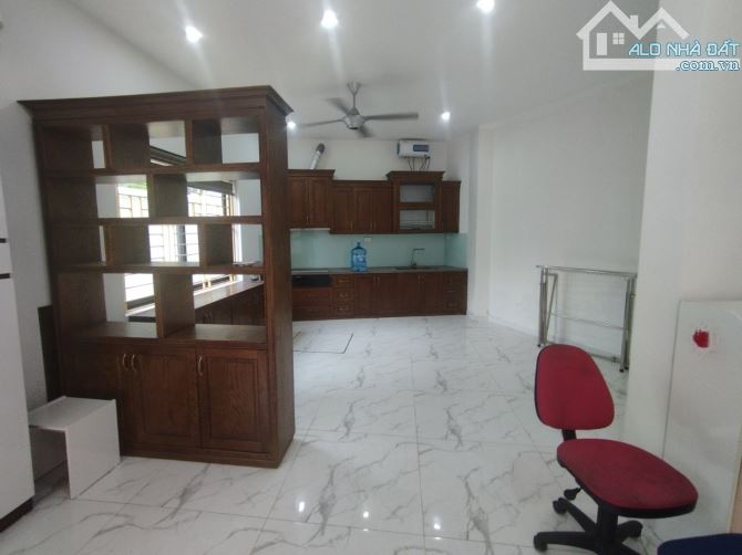 Cho thuê nhà nguyên căn 5 tầng ở Lưu Hữu Phước, Nam Từ Liêm, dt 65m2. Giá 25 triệu - 6