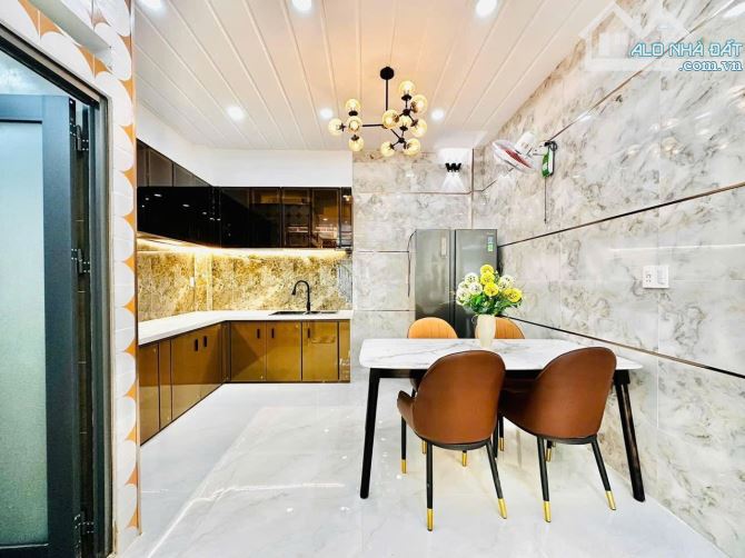 Bán gấp HXH đổ cửa Quang Trung Gò Vấp, tặng full nội thất,giá tốt chỉ 5 tỷ - 7