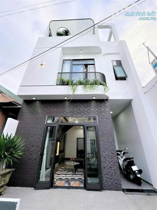 Cần bán gấp nhà gần đường Hoàng Phan Thái - SHR - gần chợ Bình Chánh