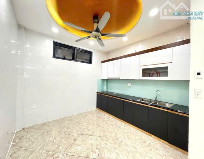 Nút giao Mai Động - Tam Trinh - Lĩnh Lam - Trước nhà rộng 3m - Lô góc thoáng sáng - 1