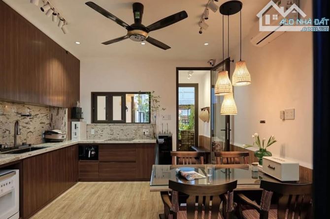 Nhà đẹp Thiết kế Châu Âu _ Sang trọng _ Cách Hồ 70m _ Bãi ô tô cách 10m trước nhà - 1