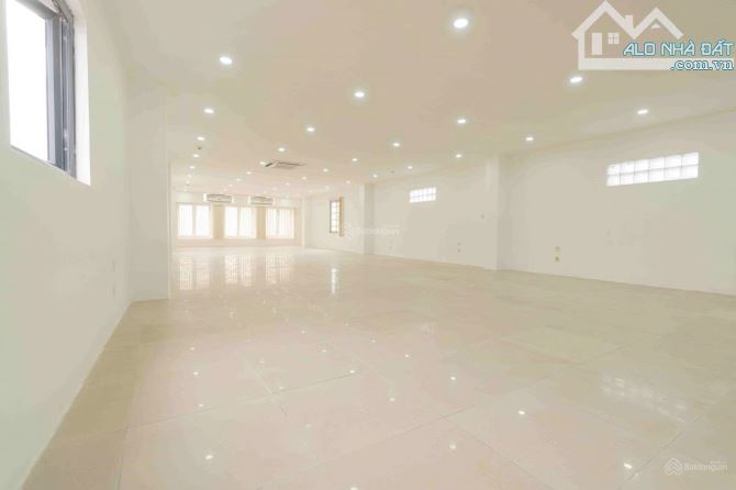 Cho thuê MBKD, văn phòng ,Của Hàng khu Lạc L Quân , Tây Hồ 200m2 giá 20t , 300m2 giá 30t - 1