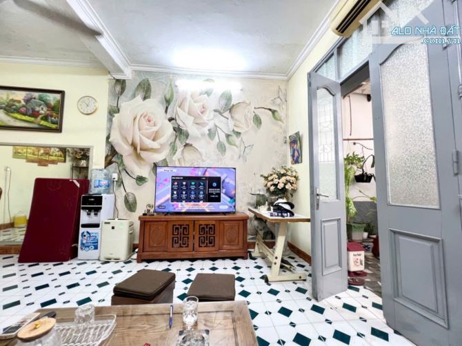 Vỉa hè ô tô tránh, Kinh doanh. Bán nhà Thượng Thanh, Long Biên, DT 48m2*5tầng, Giá 9.3 tỷ - 2