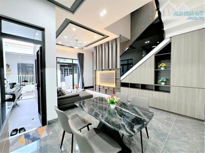Cần bán gấp nhà gần đường Hoàng Phan Thái - SHR - gần chợ Bình Chánh - 2