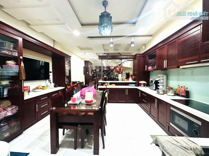 MẶT TIỀN KINH DOANH LẠC LONG QUÂN - 4 TẦNG - SỔ VUÔNG – DT 186M2 (4,9Mx38M) GIÁ 29 TỶ. - 2