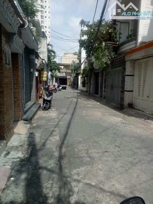 Bán nhà hẻm 5M Lê Quang Định ( 4 x 17m), hẻm thông, Trệt + 2 Lầu ST Giá 9.2 tỷ - 2