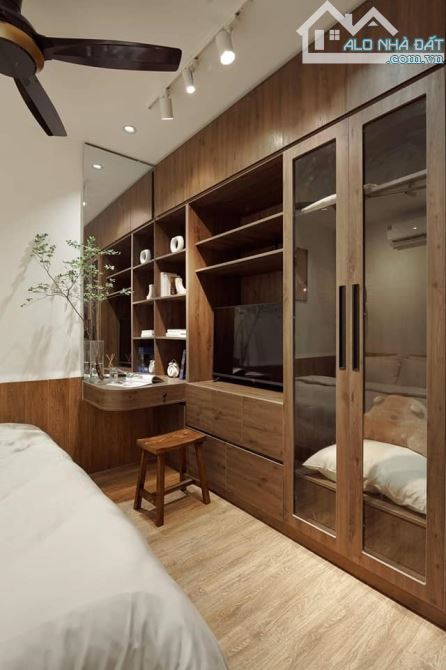 Nhà đẹp Thiết kế Châu Âu _ Sang trọng _ Cách Hồ 70m _ Bãi ô tô cách 10m trước nhà - 3