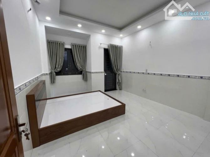 NHÀ ĐƯỜNG LÊ TRỌNG TẤN -QUẬN TÂN PHÚ 64M2 -2 TẦNG NHỈNH 5 T.Ỷ - 4
