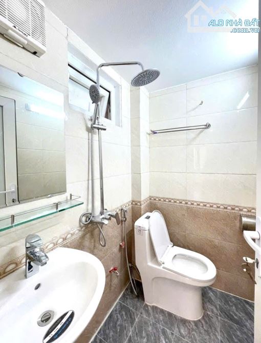 Nút giao Mai Động - Tam Trinh - Lĩnh Lam - Trước nhà rộng 3m - Lô góc thoáng sáng - 5
