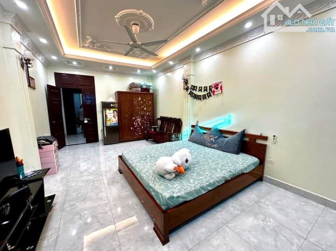 Nhà đẹp, full nội thất bạc tỷ, khu phân lô, giáp 3 quận, gần Hồ Tây, 5p vào phố cổ đi bộ - 7