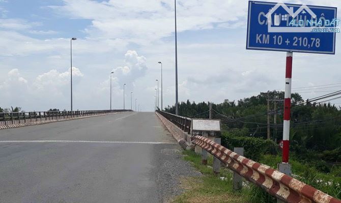 Chủ gửi bán 677m2 thổ cư MT đường Đê Trường Long, khu đông dân cư, SHR, giá rẻ chỉ 5tr/m2