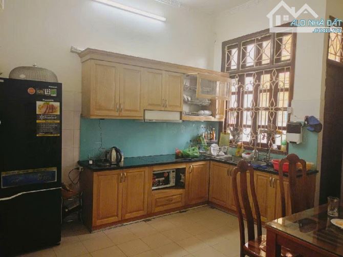 PHỐ NGUYÊN HỒNG 62M2  MT4.5  GIÁ 23.8 TỶ ,  OTO, NHÀ DÂN, VỈA HÈ, KINH DOANH