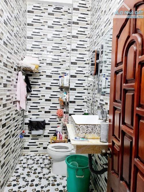 Nhà Nguyễn Hữu Thọ, 44 m2 ( nở hậu ), 3 pn , chỉ nhỉnh 4 t.ỷ