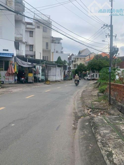 Bán miếng đất MT ngay Trần Não với DT 7.5x27m giá chỉ còn 32 tỷ