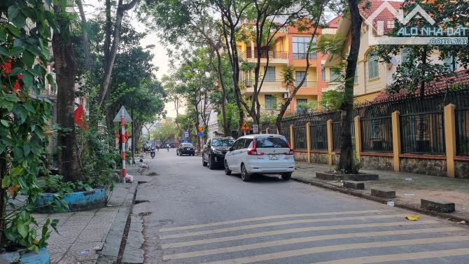 [PHÂN LÔ] BÁN NHÀ KĐT ĐỊNH CÔNG 79M2*4T GIÁ 23,5 TỶ Ô TÔ TRÁNH KD VỈA HÈ