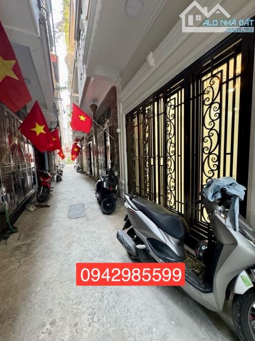 Bán nhà Ngọc Thuỵ 4 tầng x 46m Mt 4m 2 mặt thoáng giá nhỉnh 8 tỷ