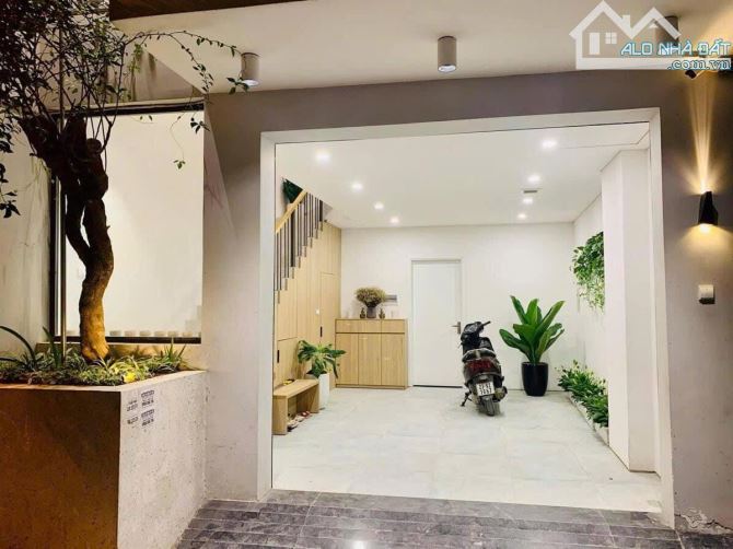 Bán Nhà Mễ Trì Ngõ Thông Ô tô Vào Nhà Dân Xây Sát Mặt Phố Nhà Đẹp Luxury Giá Tốt