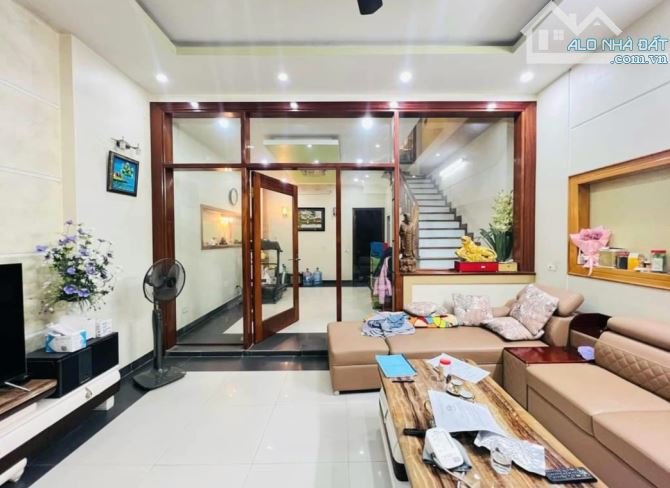 BÁN BIỆT THỰ NHÀ VƯỜN KĐT VĨNH HOÀNG - 1 MẶT PHỐ TÂN KHAI KÉO DÀI - 1 MẶT KĐT VỈA HÈ Ô TÔ