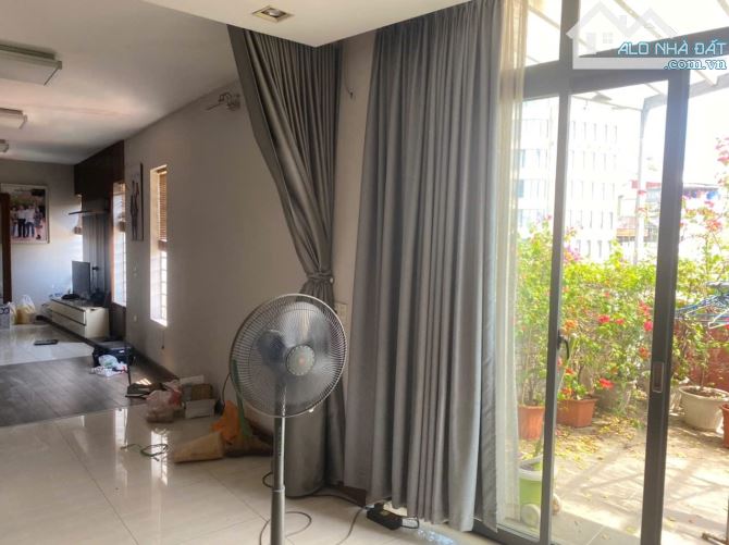 MẶT PHỐ TRẤN VŨ, VIEW HỒ. DIỆN TÍCH 131M2, MẶT TIỀN 10M, 6 TẦNG. GIÁ 69 TỶ