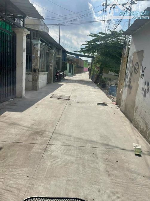 BÁN ĐẤT XÂY TRỌ 195M2 - GIÁ 890 TRIỆU GẦN KHU CÔNG NGHIỆP TÂN ĐỨC - 1
