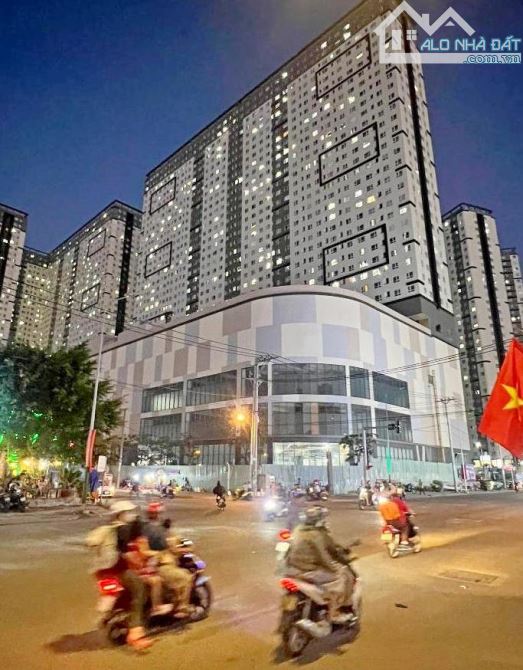 Mặt tiền hẻm 219 Tạ Quang Bửu 6x47 nở hậu 30 DT 674m2 chỉ 60 tỷ - 1