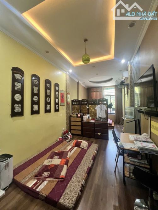 Nhà 4 tầng Nguyễn Văn Linh- Sài Đồng- DT 81m2- Nhỉnh 9 tỷ-THOÁNG TRƯỚC SAU- Gara Ô tô - 1