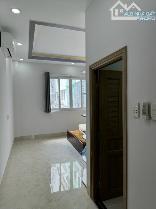 Hạ giá! Mặt tiền CHỢ LỚN Q6,(4,5 X16m) 4 tầng, nhà mới, BTCT kiên cố, ô tô đậu trong - 1