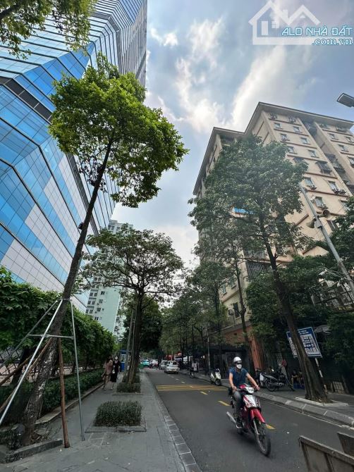 Bán Shop house số 48 Lê Văn Lương diện tích 280 m2 giá 48.5 tỷ. Đang cho thuê hơn 2 tỷ năm - 1