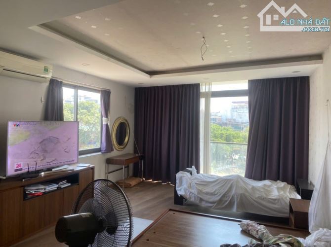 MẶT PHỐ TRẤN VŨ, VIEW HỒ. DIỆN TÍCH 131M2, MẶT TIỀN 10M, 6 TẦNG. GIÁ 69 TỶ