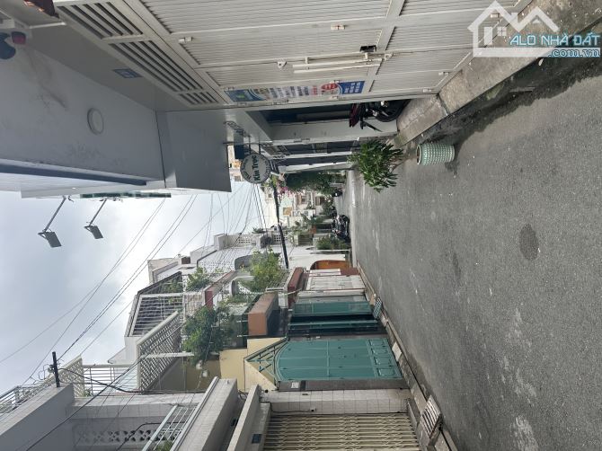 Hiếm! Nhà mới vào ở ngay, HXH Đinh Tiên Hoàng - BT, dt (4 x 15m)3tầng. Dòng tiền 200tr/nă - 2