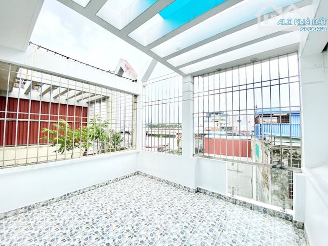 Bán nhà đẹp Phố Tây Văn Cao. DT 61m2 x 5T Thang Máy - 2