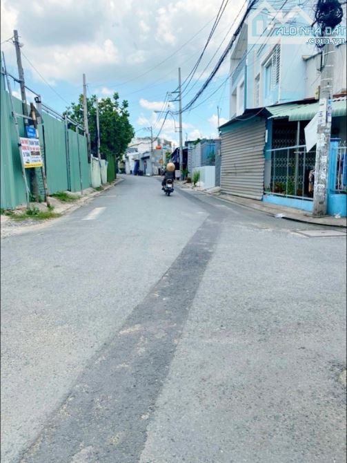 BÁN NHÀ LÊ VĂN QUỚI - NGÃ TƯ 4 XÃ - 2 TẦNG -  HẺM XE HƠI 4M THÔNG TỨ TUNG 40M2 - 4x10M VUÔ - 2
